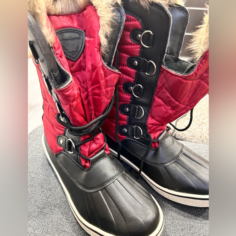 NWTO Canadiana Winter Boots size 10 Red Snow Boots